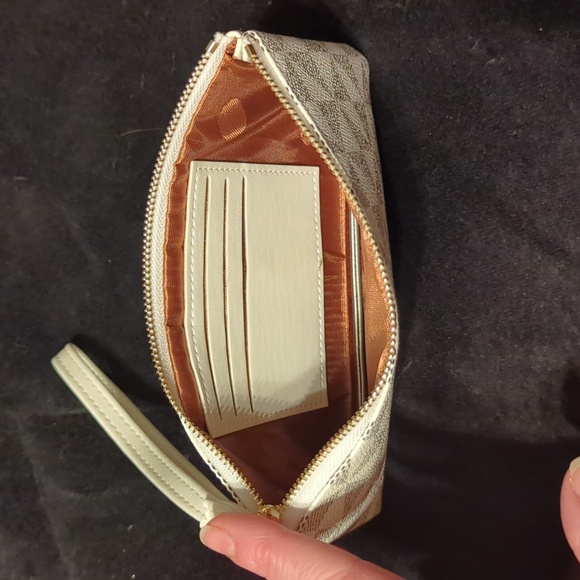 Wristlet - Picture 2 of 2